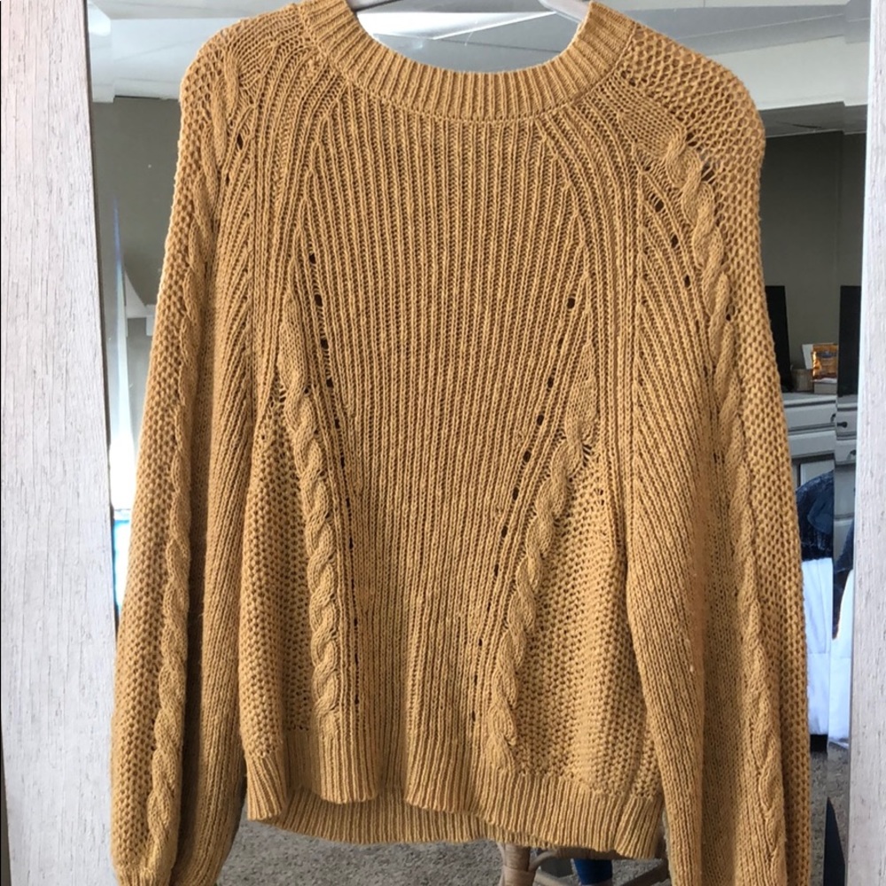 American Eagle Mustard Sweater-Med
